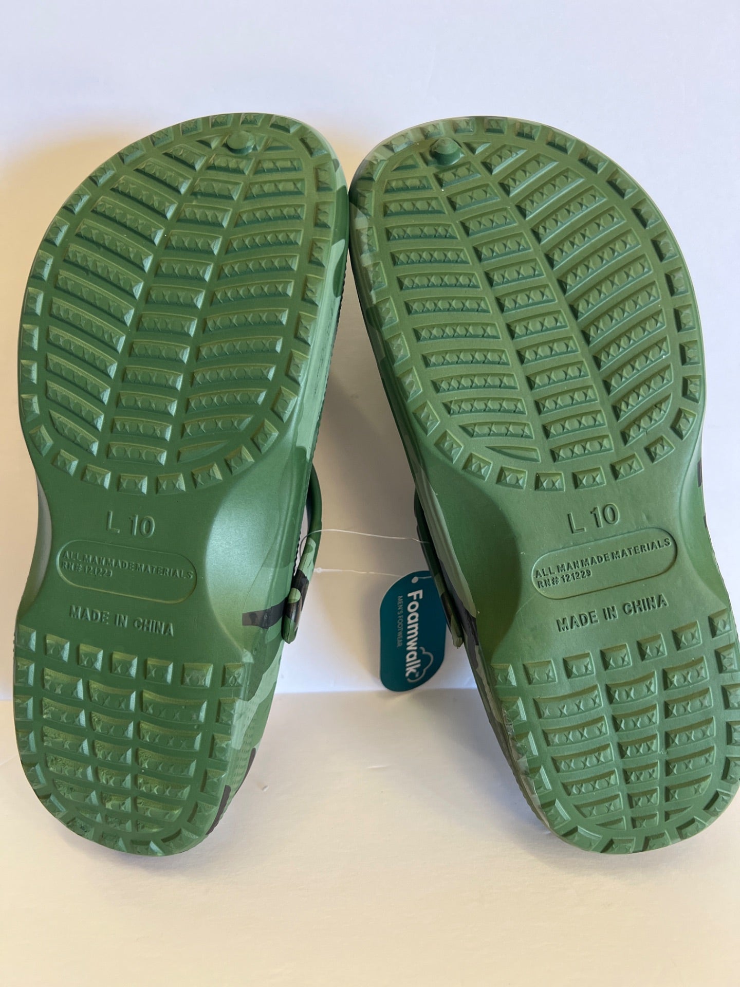 Foamwalk clogs - Green Pattern - Size 10 (Retail Price $20)