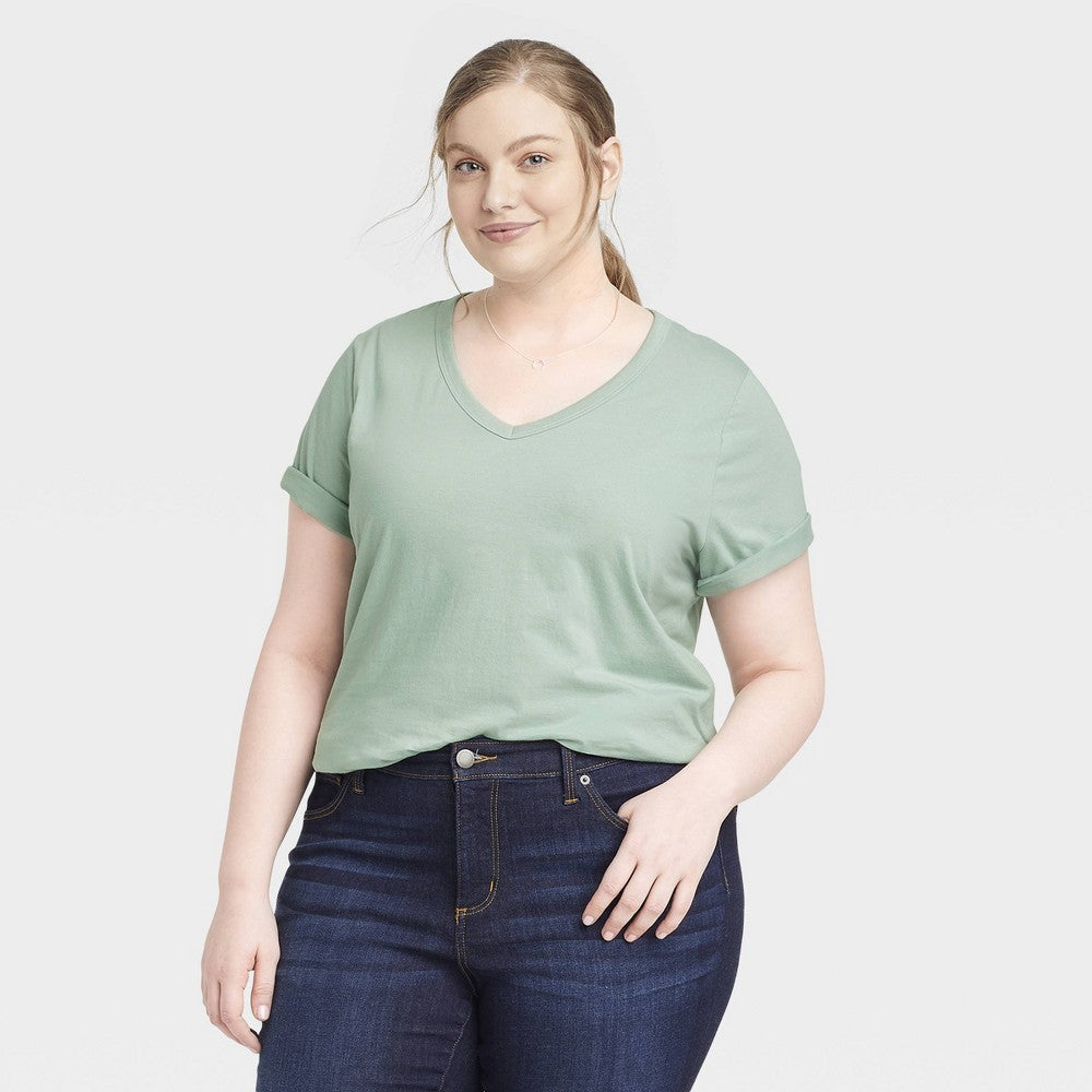 Women's Plus Size Short Sleeve V-Neck T-Shirt - Universal Thread™