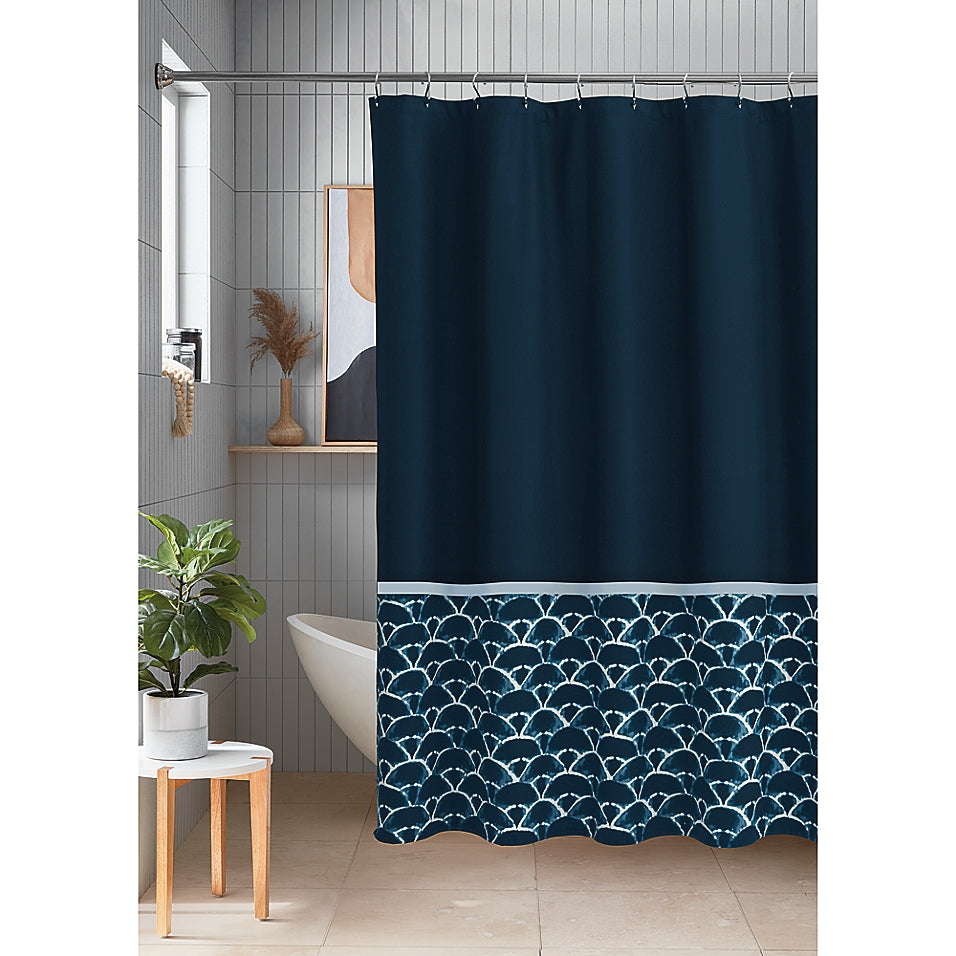 Studio 3B Kiko Shibori Scallop 72-Inch X 72-Inch Shower Curtain in Navy/White (Retail Price $45)