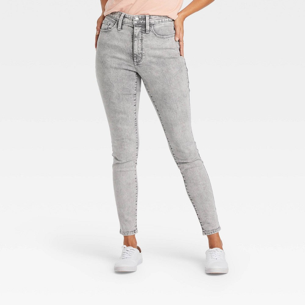 Women's Super-High Rise Skinny Jeans - Universal ThreadͲ