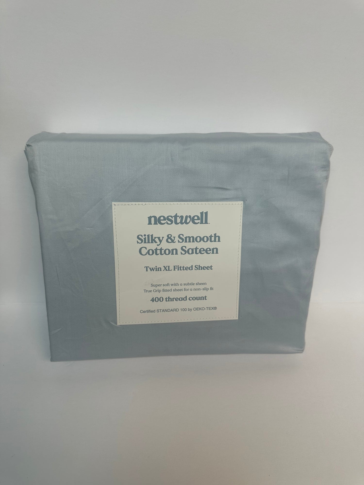 Nestwell Cotton Sateen 400-Thread-Count Twin XL Fitted Sheet in Illusion Blue