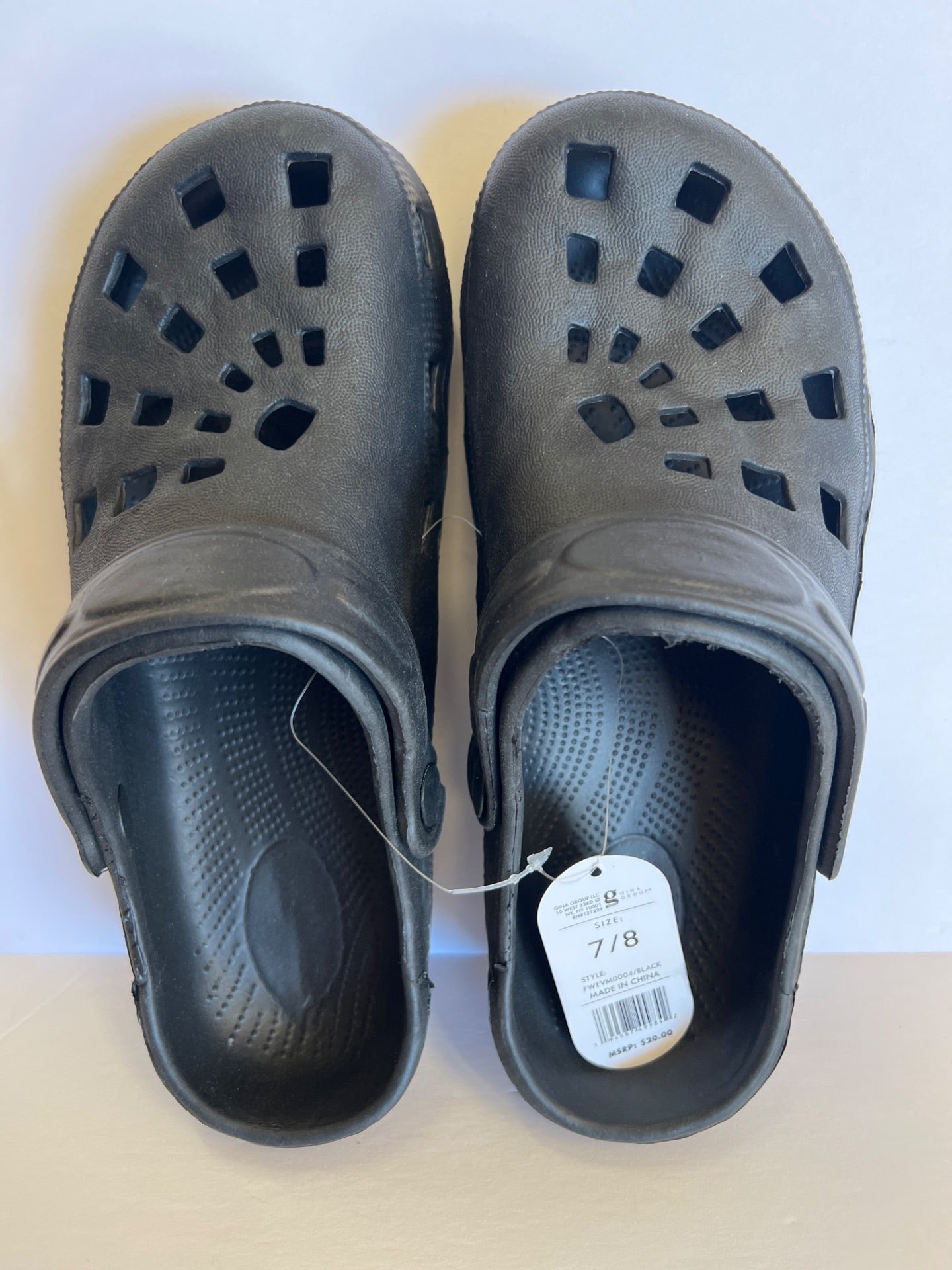 Foamwalk clogs - Black - Size 7/8 (Retail Price $20)