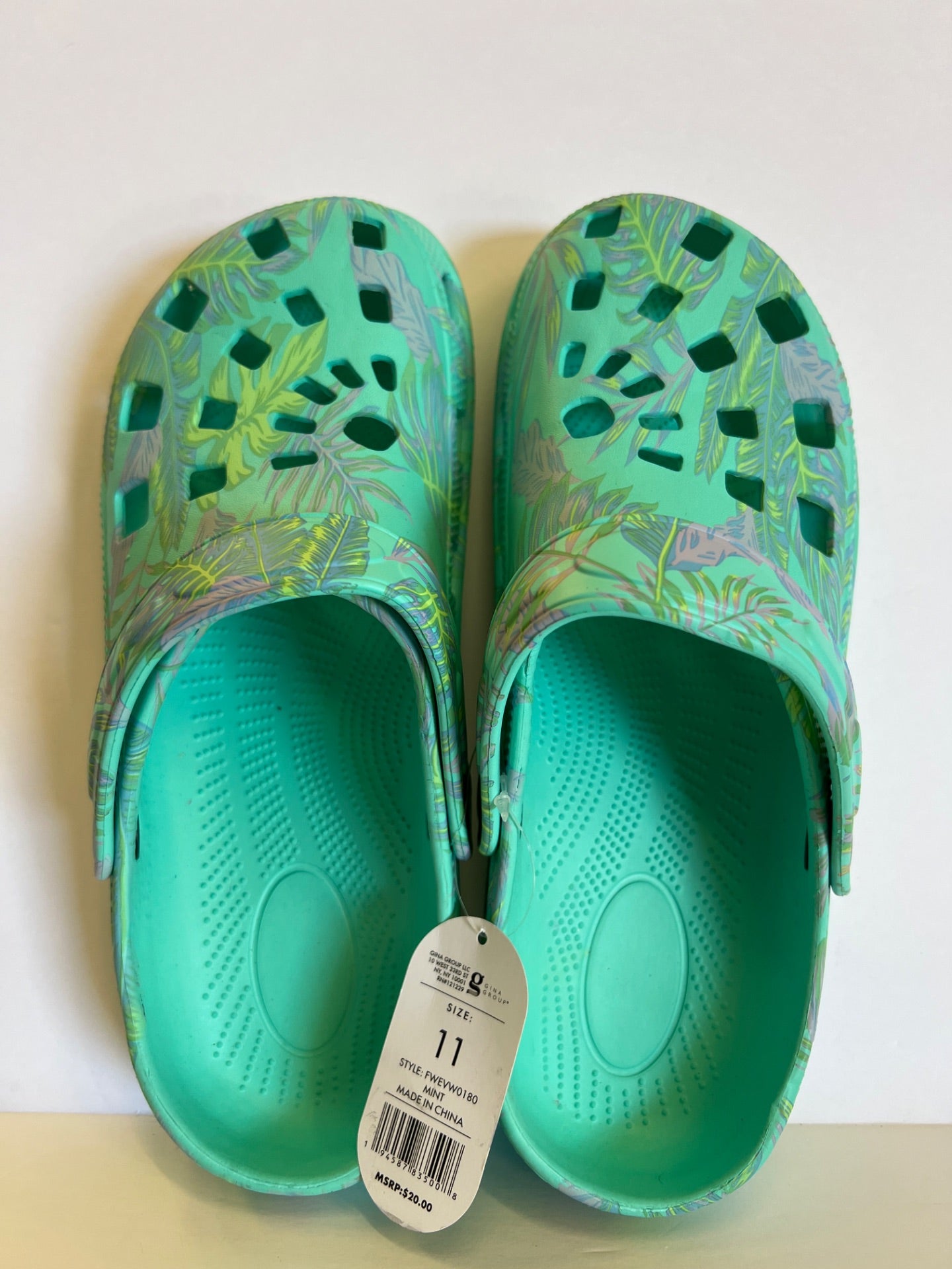 Foamwalk clogs - Tourquise Pattern - Size 11 (Retail Price $20)