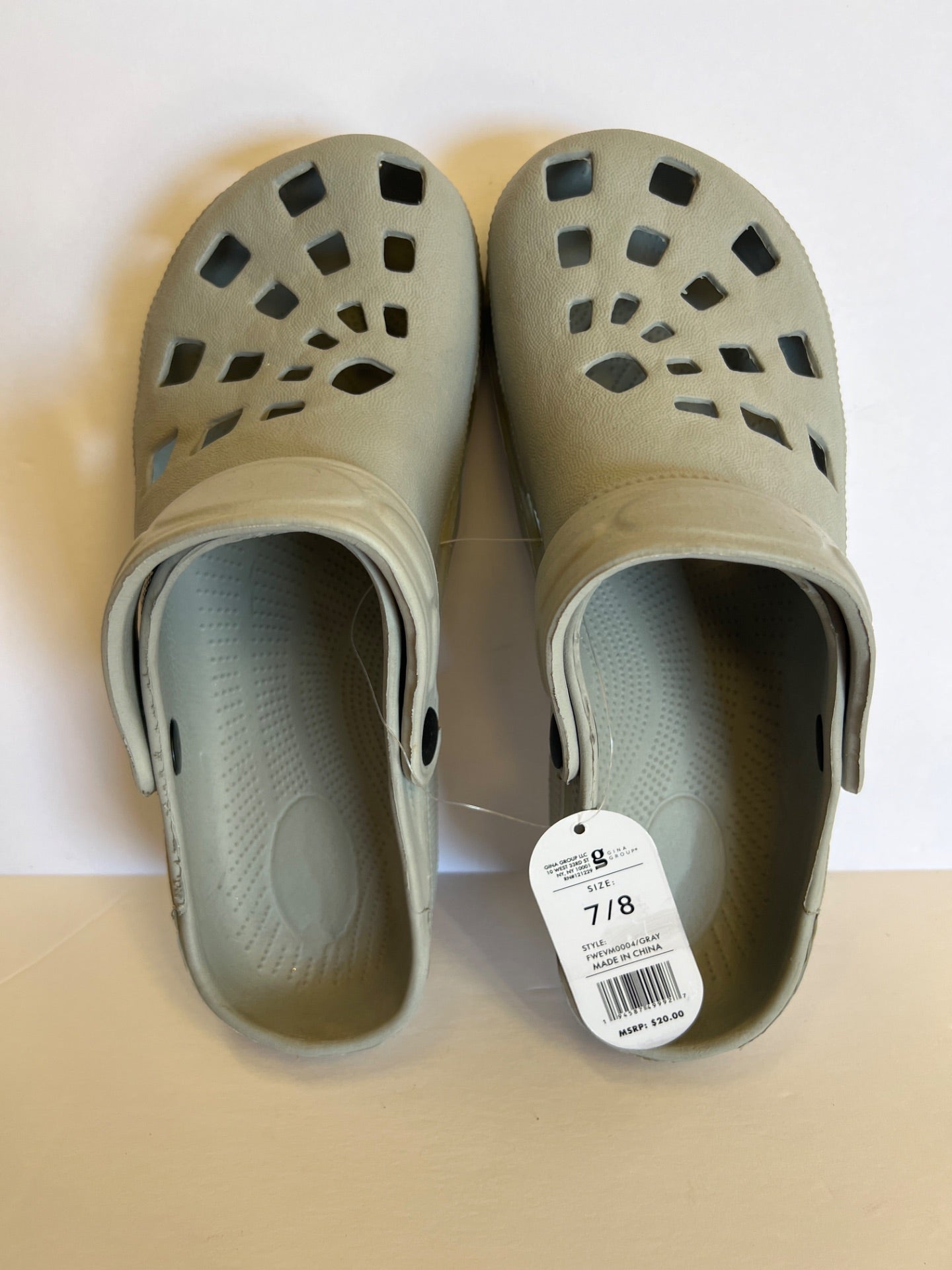 Foamwalk clogs - Grey - Size 7/8 (Retail Price $20)