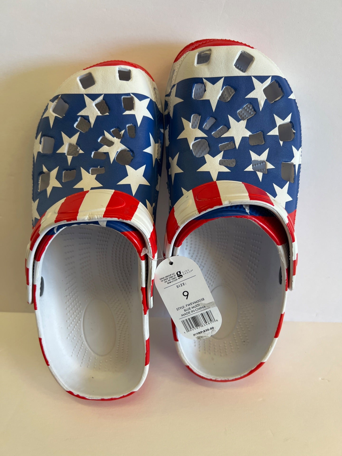 Foamwalk clogs - Red/White/Blue Pattern - Size 9 (Retail Price $20)